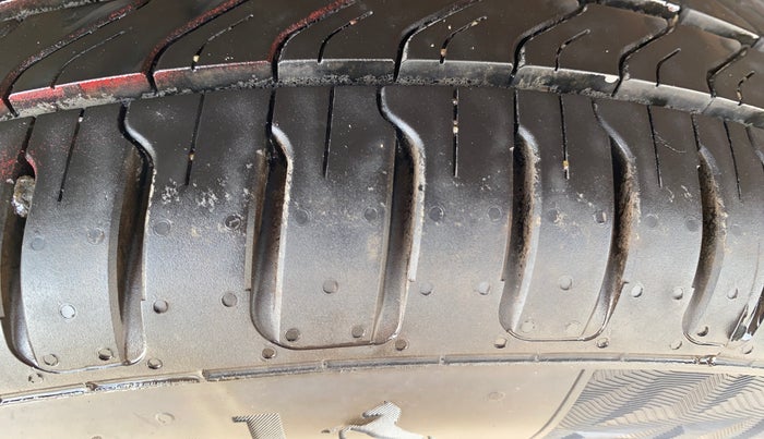 2018 Maruti Baleno ZETA CVT PETROL 1.2, Petrol, Automatic, 46,933 km, Right Rear Tyre Tread