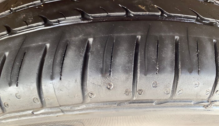 2018 Maruti Baleno ZETA CVT PETROL 1.2, Petrol, Automatic, 46,933 km, Right Front Tyre Tread