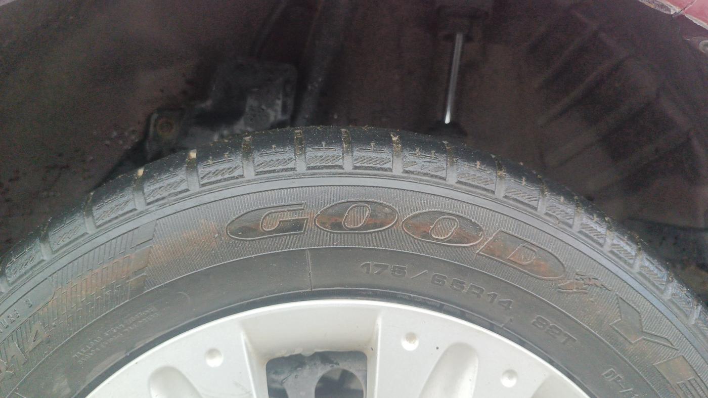 2013 Honda Amaze 1.2L I-VTEC S, Petrol, Manual, 90,513 km, Left Rear Tyre Tread