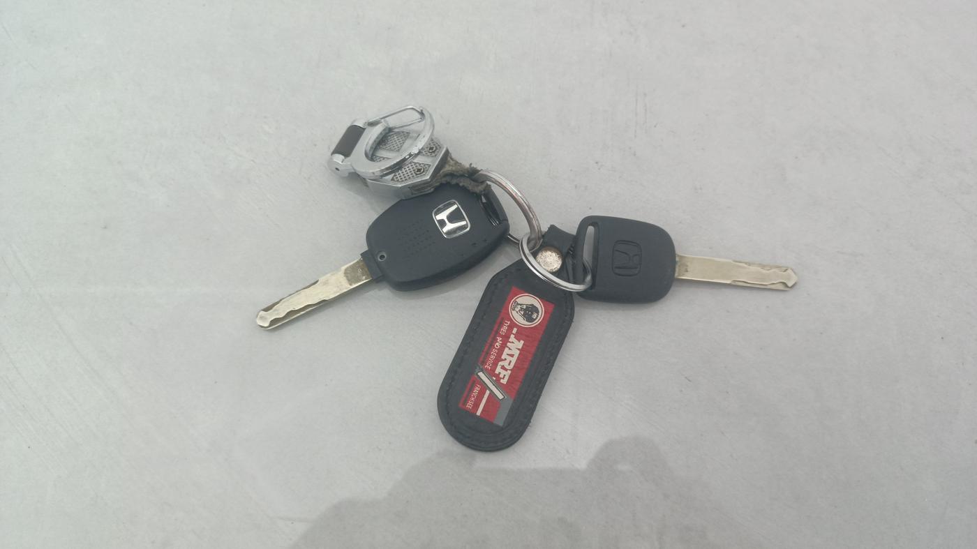2013 Honda Amaze 1.2L I-VTEC S, Petrol, Manual, 90,513 km, Key Close Up