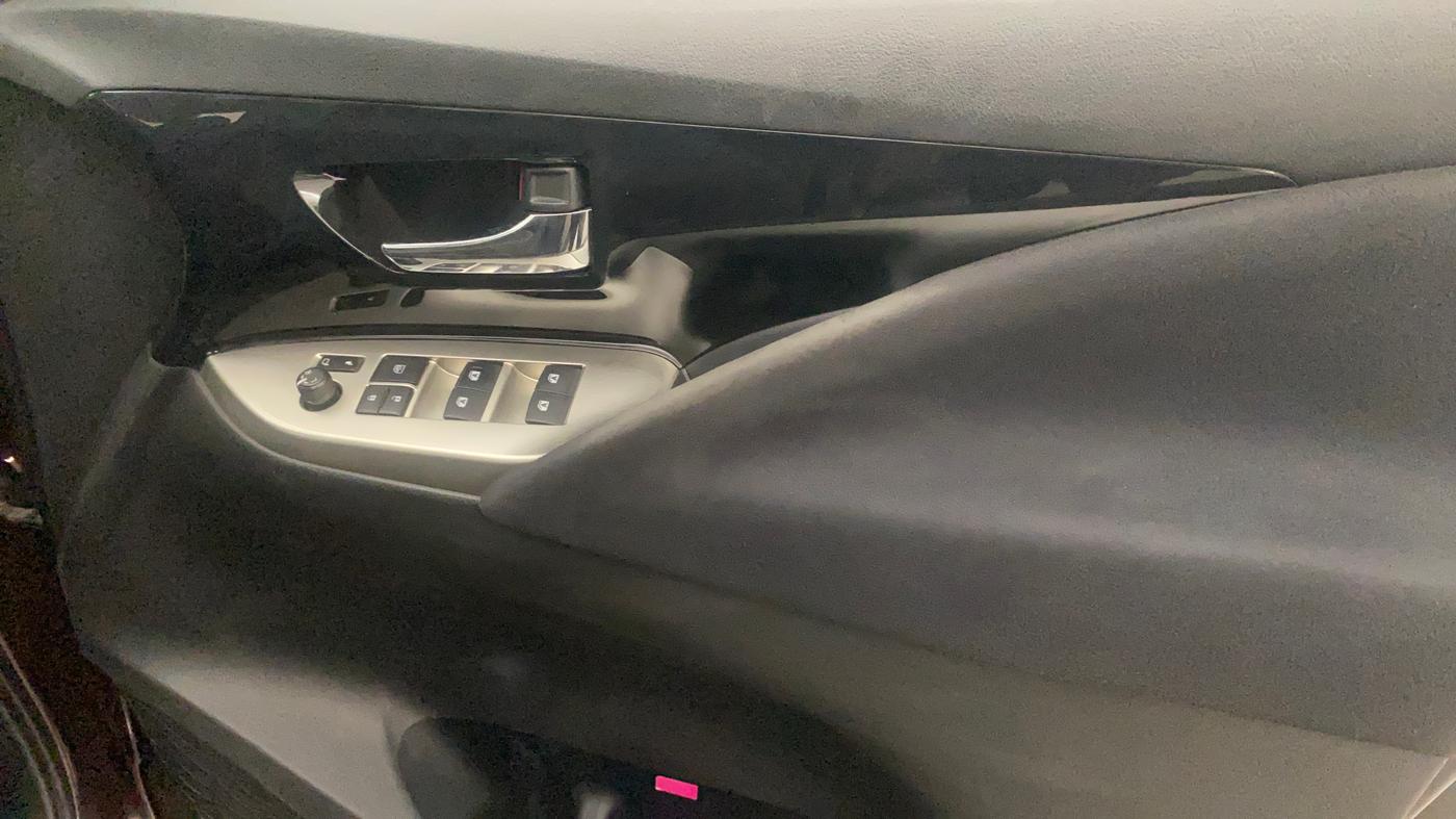 2018 Toyota Innova Crysta 2.4 VX 7 STR, Diesel, Manual, 84,050 km, Driver Side Door Panels Control