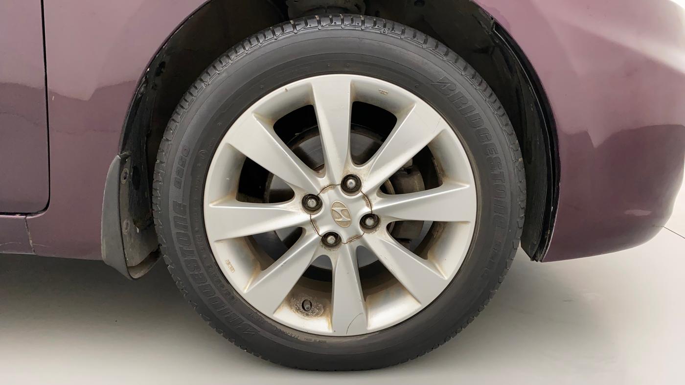 2013 Hyundai Verna FLUIDIC 1.6 VTVT SX, Petrol, Manual, 47,878 km, Right Front Wheel