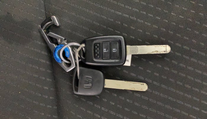 2018 Honda WR-V 1.2L I-VTEC VX MT, Petrol, Manual, 36,181 km, Key Close Up