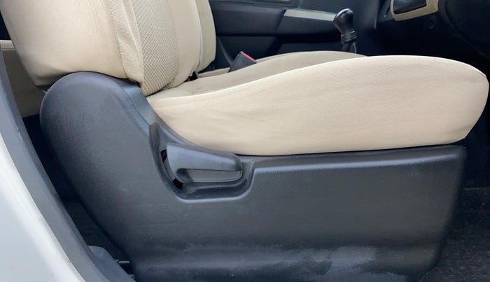 2018 Maruti Wagon R 1.0 LXI CNG, CNG, Manual, 69,441 km, Driver Side Adjustment Panel