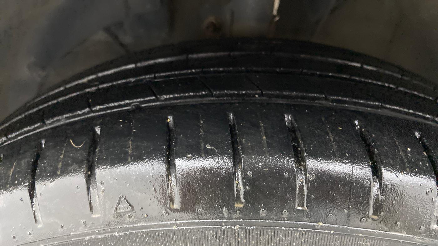 2020 Maruti Baleno ALPHA CVT PETROL 1.2, Petrol, Automatic, 48,580 km, Left Front Tyre Tread