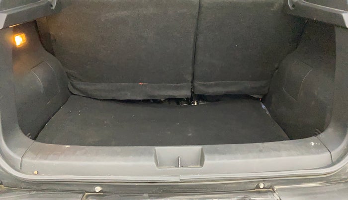 2022 Nissan MAGNITE XV MT, Petrol, Manual, 31,159 km, Boot Inside