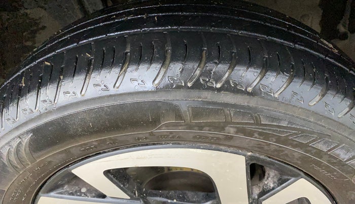 2022 Nissan MAGNITE XV MT, Petrol, Manual, 31,159 km, Right Front Tyre Tread