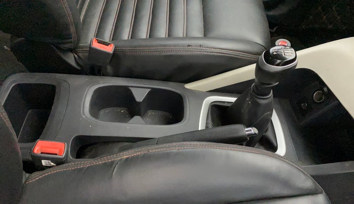 2022 Nissan MAGNITE XV MT, Petrol, Manual, 31,159 km, Gear Lever