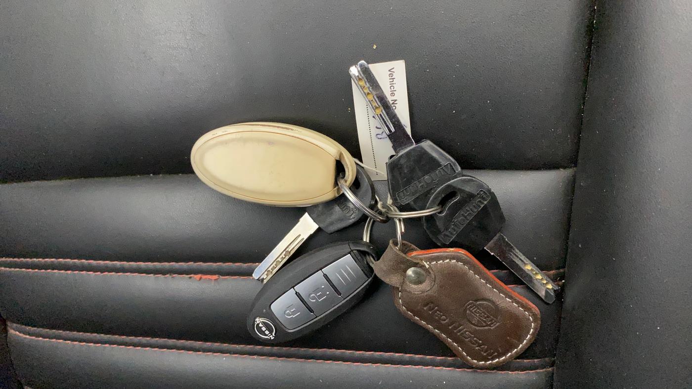 2022 Nissan MAGNITE XV MT, Petrol, Manual, 31,159 km, Key Close Up