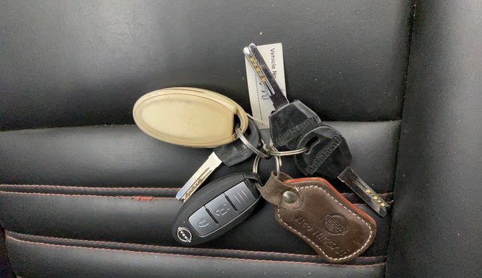 2022 Nissan MAGNITE XV MT, Petrol, Manual, 31,159 km, Key Close Up