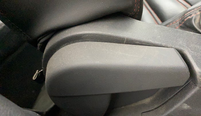 2022 Nissan MAGNITE XV MT, Petrol, Manual, 31,159 km, Driver Side Adjustment Panel