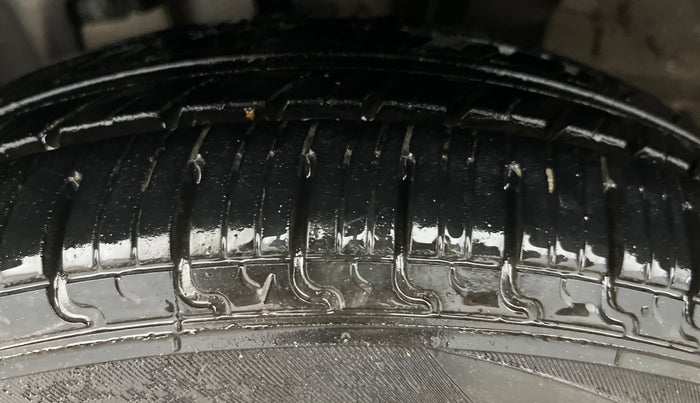 2021 Renault Kwid RXL, Petrol, Manual, 66,912 km, Left Front Tyre Tread