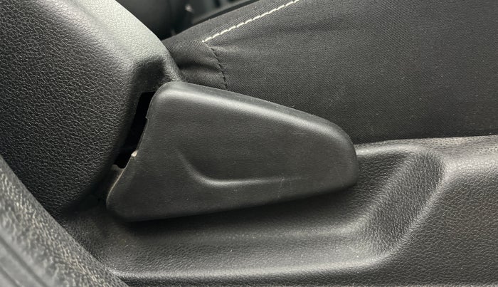 2021 Renault Kwid RXL, Petrol, Manual, 66,912 km, Driver Side Adjustment Panel