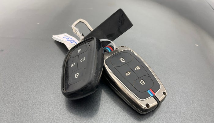 2023 Tata TIGOR XZ PLUS CNG, CNG, Manual, 72,123 km, Key Close Up