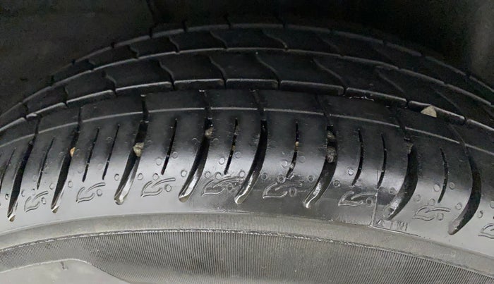 2021 Tata ALTROZ XT PETROL, Petrol, Manual, 14,051 km, Left Rear Tyre Tread
