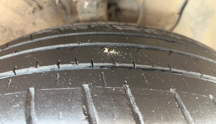 2023 Hyundai Verna SX (O) 1.5 TURBO PETROL DCT, Petrol, Automatic, 40,479 km, Right Front Tyre Tread