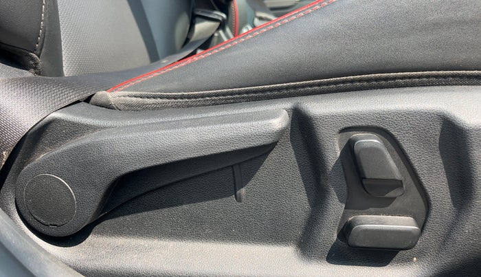 2023 Hyundai Verna SX (O) 1.5 TURBO PETROL DCT, Petrol, Automatic, 40,479 km, Driver Side Adjustment Panel