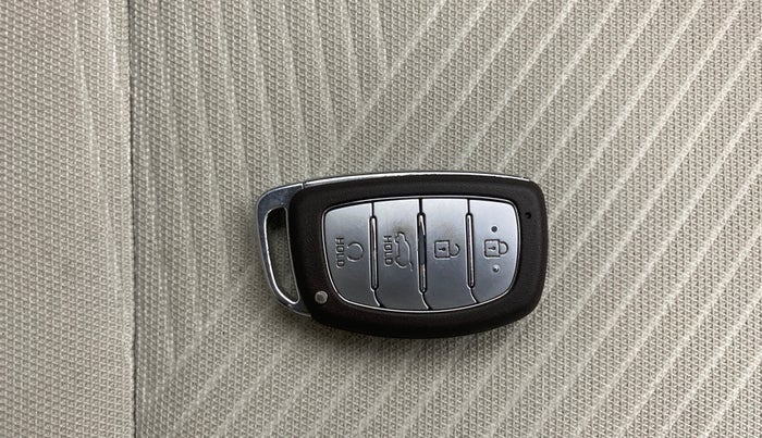 2023 Hyundai VENUE SX (O) 1.0 TURBO DCT, Petrol, Automatic, 11,876 km, Key Close Up