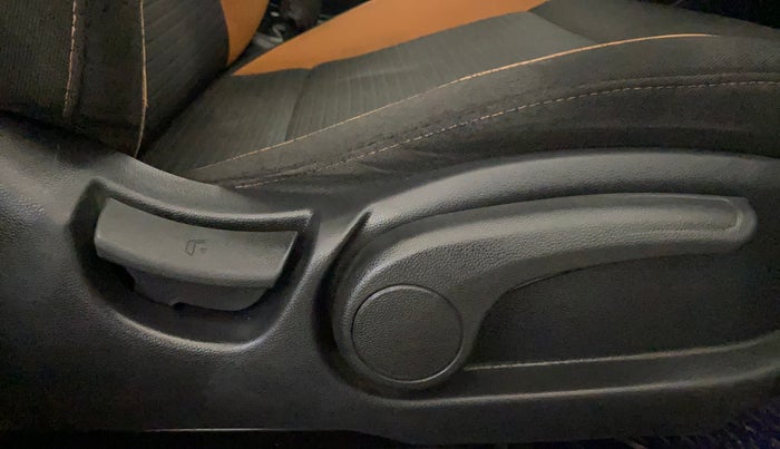 2015 Hyundai i20 Active 1.2 SX, Petrol, Manual, 79,650 km, Driver Side Adjustment Panel