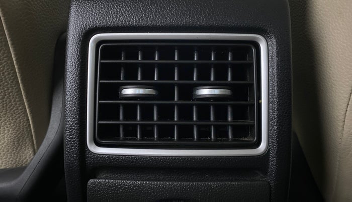 2020 Volkswagen Vento HIGHLINE PLUS 1.0 TSI MT, Petrol, Manual, 33,100 km, Rear AC Vents