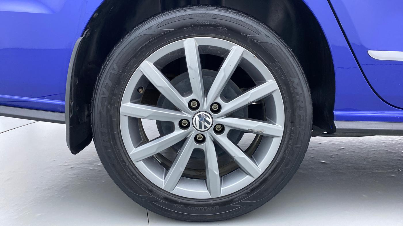 2020 Volkswagen Vento HIGHLINE PLUS 1.0 TSI MT, Petrol, Manual, 33,100 km, Right Rear Wheel