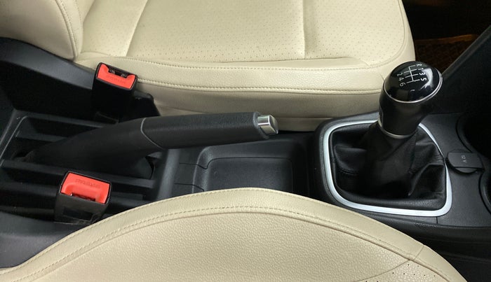 2020 Volkswagen Vento HIGHLINE PLUS 1.0 TSI MT, Petrol, Manual, 33,100 km, Gear Lever