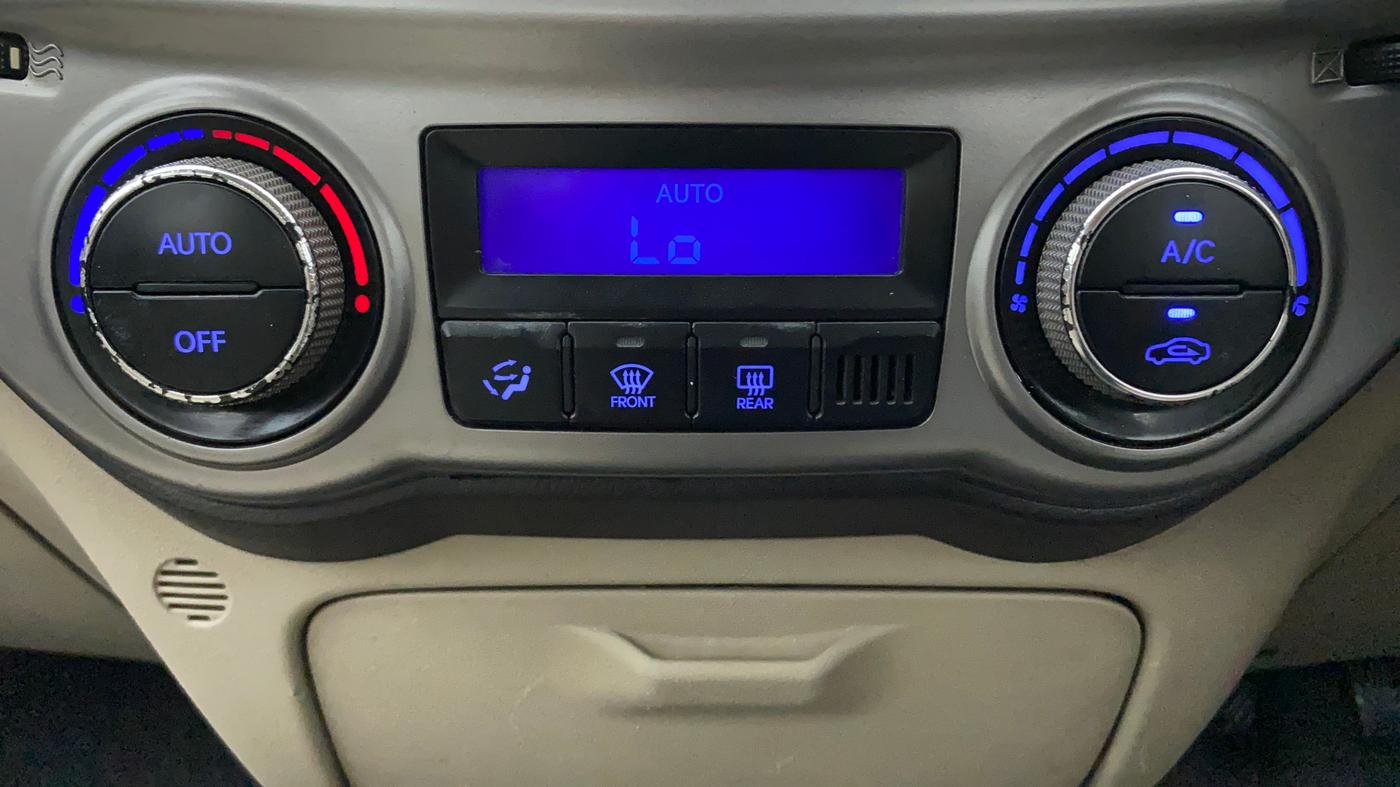 2013 Hyundai i20 MAGNA (O) 1.2, Petrol, Manual, 65,489 km, Automatic Climate Control