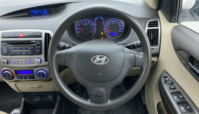 2013 Hyundai i20 MAGNA (O) 1.2, Petrol, Manual, 65,489 km, Steering Wheel Close Up