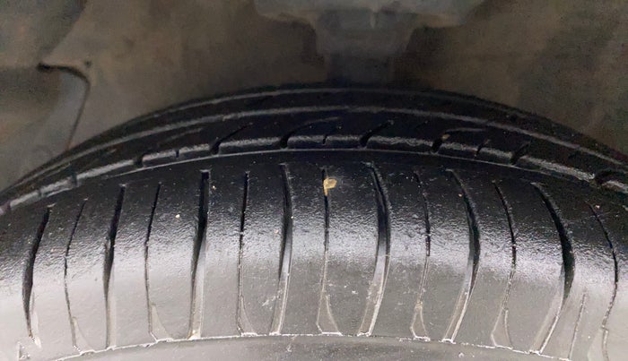 2013 Hyundai i20 MAGNA (O) 1.2, Petrol, Manual, 65,489 km, Left Front Tyre Tread