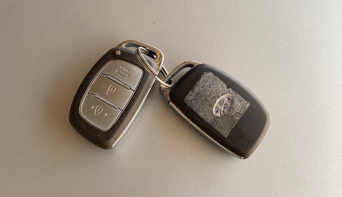 2016 Hyundai Grand i10 ASTA (O) AT 1.2 KAPPA VTVT, Petrol, Automatic, 88,175 km, Key Close Up