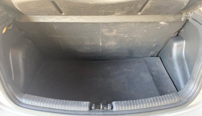 2016 Hyundai Grand i10 ASTA (O) AT 1.2 KAPPA VTVT, Petrol, Automatic, 88,175 km, Boot Inside