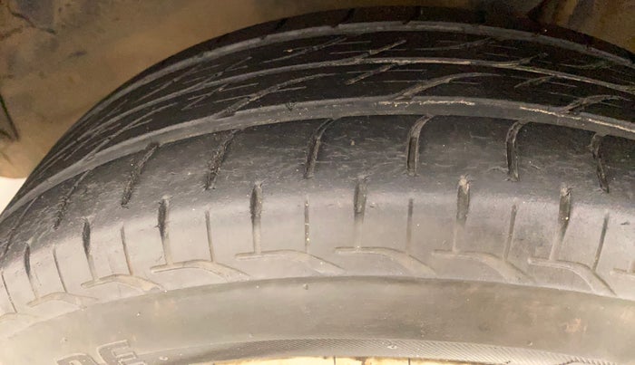 2011 Maruti Zen Estilo LXI, Petrol, Manual, 60,745 km, Left Front Tyre Tread