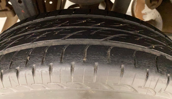 2011 Maruti Zen Estilo LXI, Petrol, Manual, 60,745 km, Right Rear Tyre Tread