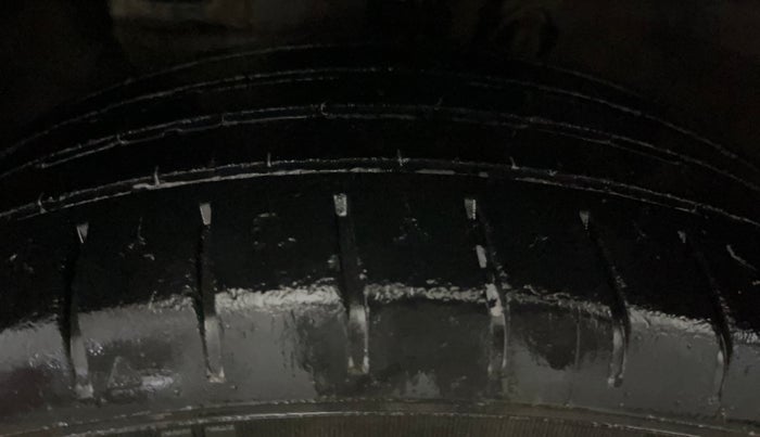 2016 Hyundai Elite i20 ASTA 1.2, Petrol, Manual, 15,786 km, Left Front Tyre Tread