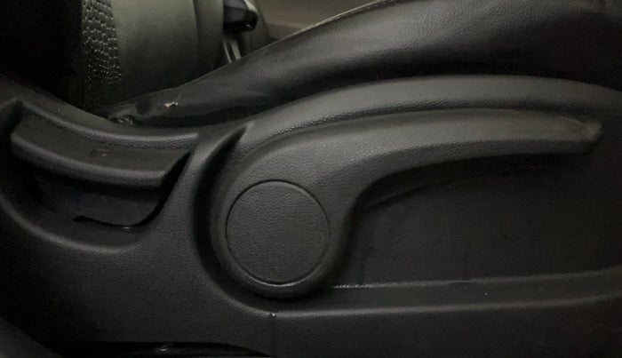 2016 Hyundai Elite i20 ASTA 1.2, Petrol, Manual, 15,786 km, Driver Side Adjustment Panel