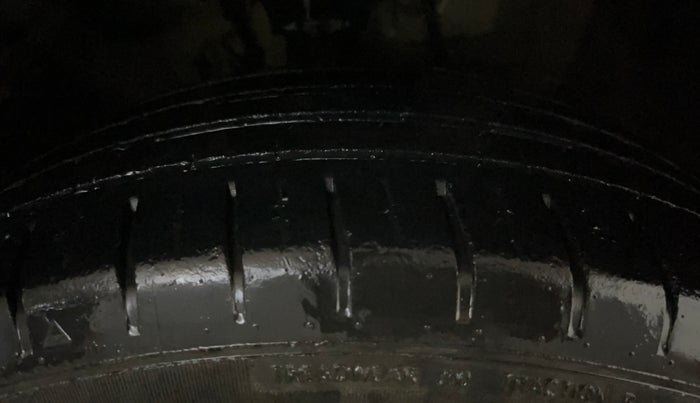 2016 Hyundai Elite i20 ASTA 1.2, Petrol, Manual, 15,786 km, Right Front Tyre Tread