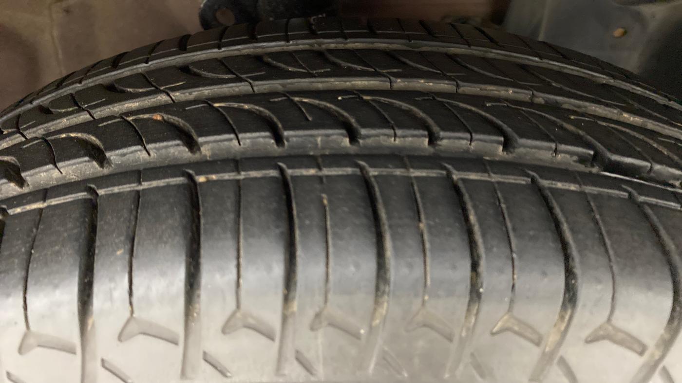 2014 Renault Pulse RXL DIESEL, Diesel, Manual, 97,371 km, Right Front Tyre Tread