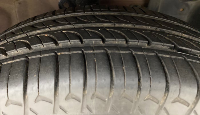 2014 Renault Pulse RXL DIESEL, Diesel, Manual, 97,371 km, Right Front Tyre Tread