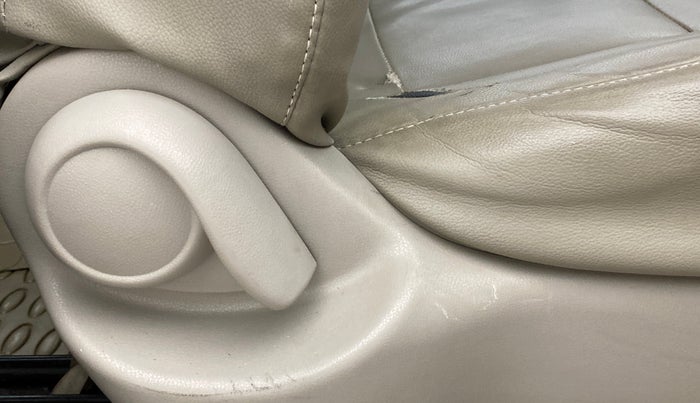 2014 Renault Pulse RXL DIESEL, Diesel, Manual, 97,371 km, Driver Side Adjustment Panel