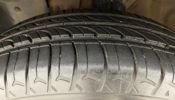 2014 Renault Pulse RXL DIESEL, Diesel, Manual, 97,371 km, Left Front Tyre Tread