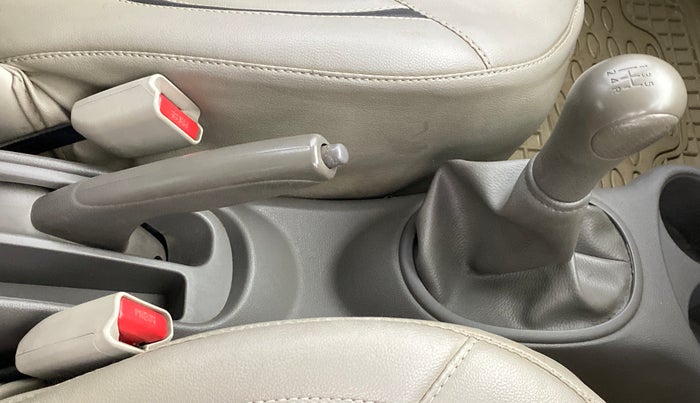 2014 Renault Pulse RXL DIESEL, Diesel, Manual, 97,371 km, Gear Lever