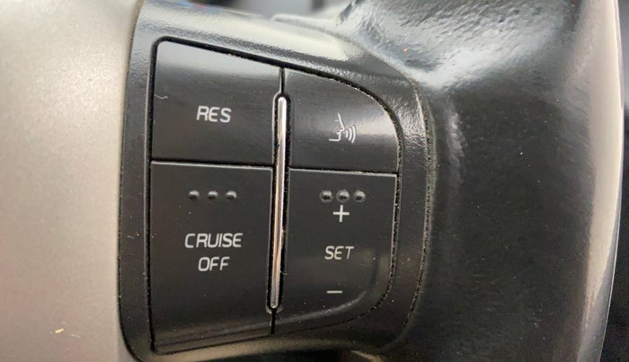 2015 Mahindra XUV500 W10, Diesel, Manual, 95,830 km, Adaptive Cruise Control