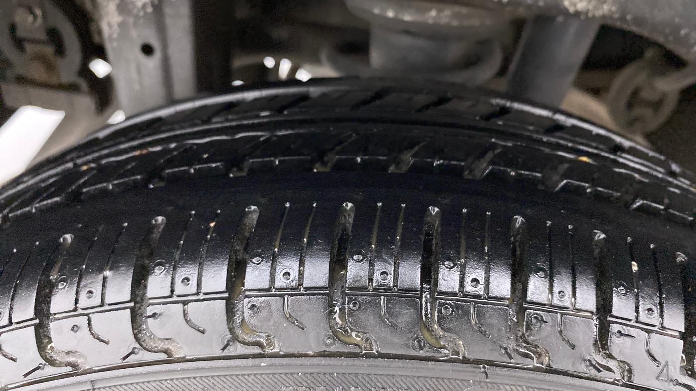 2011 Maruti Zen Estilo VXI, Petrol, Manual, 35,572 km, Right Rear Tyre Tread
