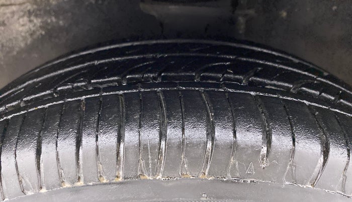 2011 Maruti Zen Estilo VXI, Petrol, Manual, 35,572 km, Left Front Tyre Tread