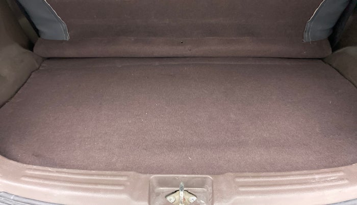 2011 Maruti Zen Estilo VXI, Petrol, Manual, 35,572 km, Boot Inside