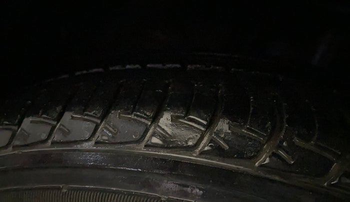 2018 Maruti Baleno DELTA PETROL 1.2, Petrol, Manual, 34,141 km, Left Front Tyre Tread