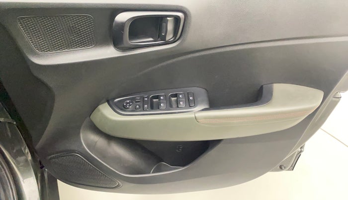 2021 Hyundai VENUE SX 1.0 (O) TURBO IMT, Petrol, Manual, 30,950 km, Driver Side Door Panels Control