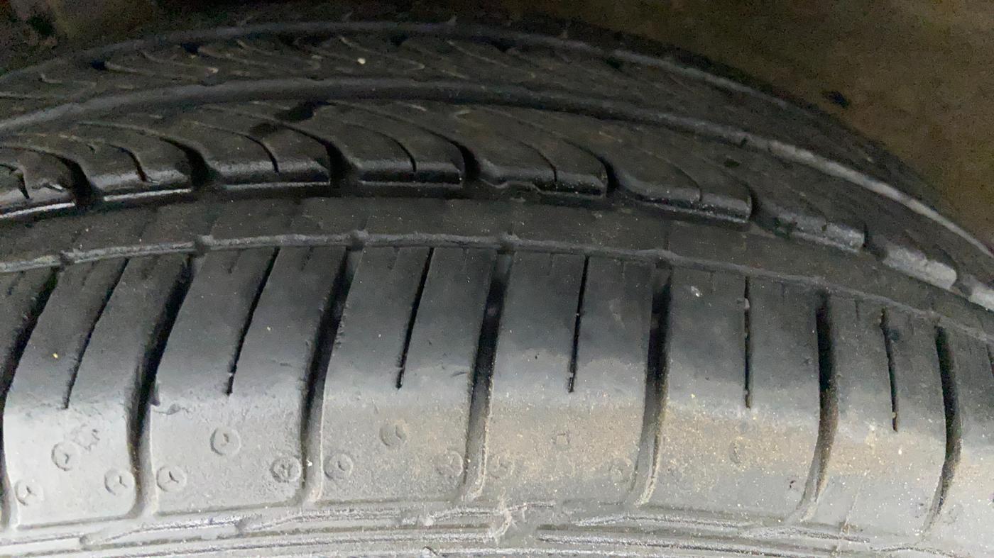 2016 Maruti Baleno DELTA PETROL 1.2, Petrol, Manual, 93,024 km, Left Rear Tyre Tread