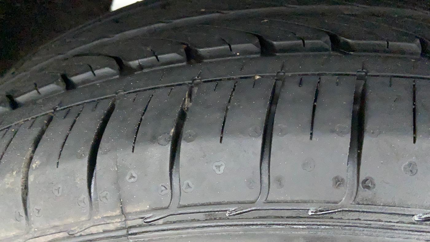 2016 Maruti Baleno DELTA PETROL 1.2, Petrol, Manual, 93,024 km, Right Rear Tyre Tread