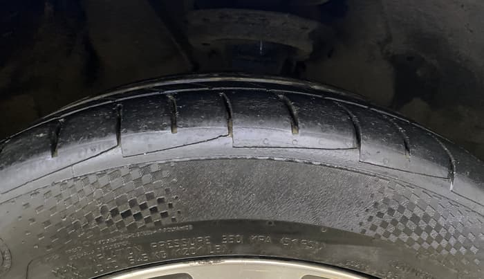 2015 Hyundai Elite i20 ASTA 1.2, Petrol, Manual, 73,421 km, Right Front Tyre Tread